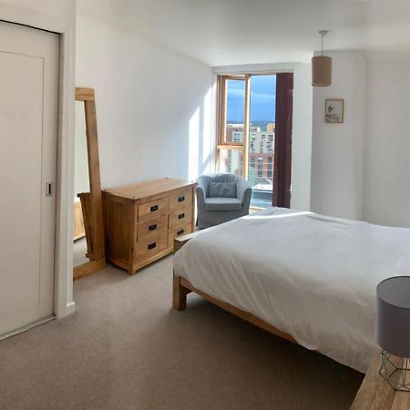 לידס 2 Bed Apartment In Granary Wharf Leeds מראה חיצוני תמונה