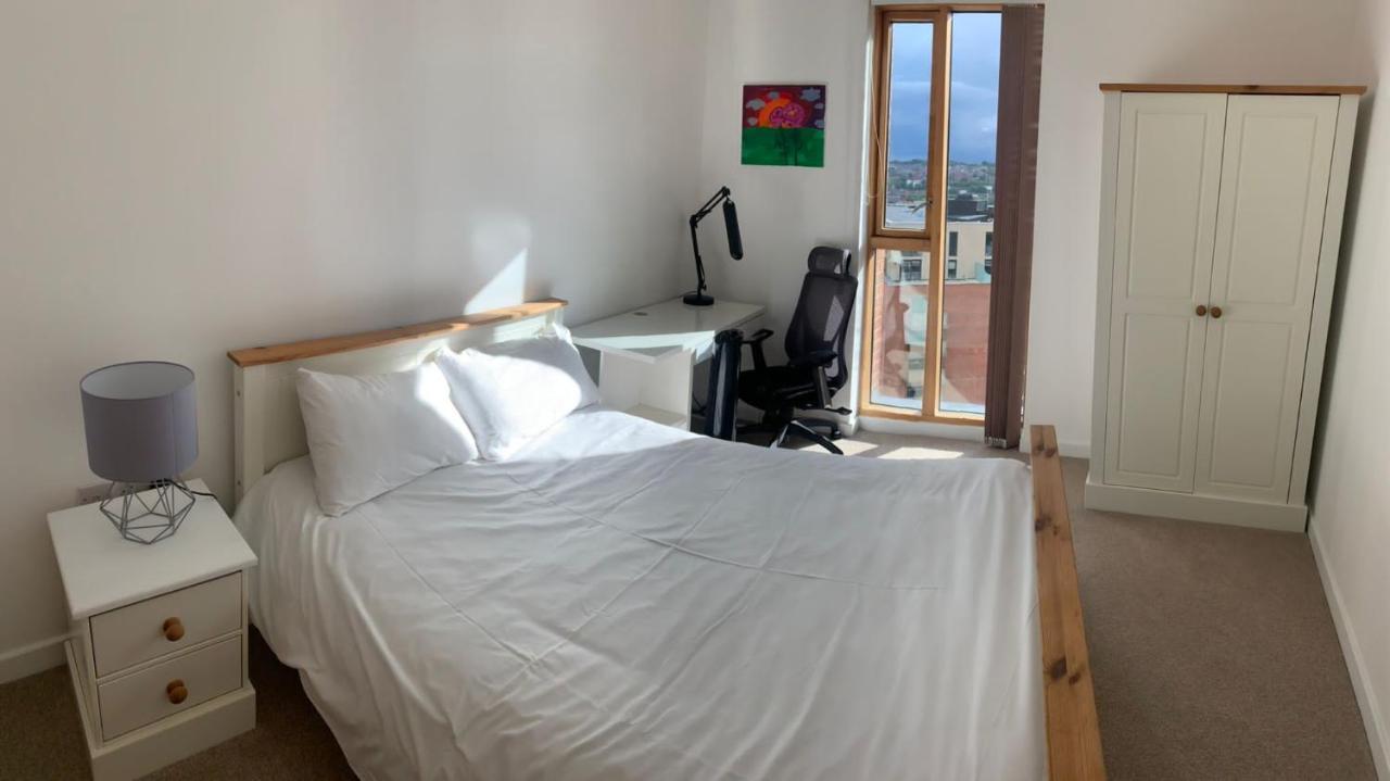 לידס 2 Bed Apartment In Granary Wharf Leeds מראה חיצוני תמונה