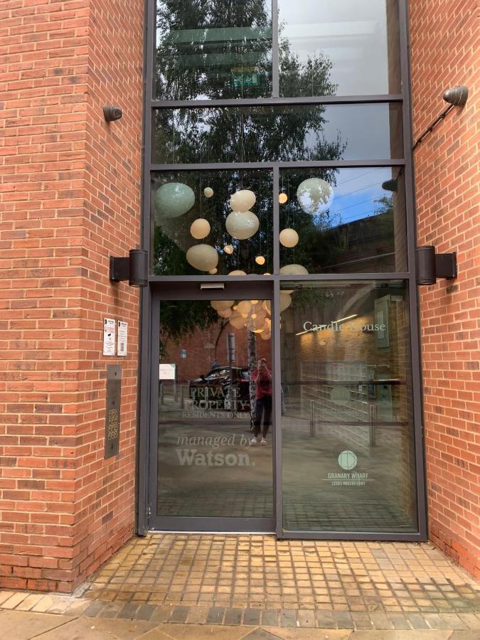 לידס 2 Bed Apartment In Granary Wharf Leeds מראה חיצוני תמונה
