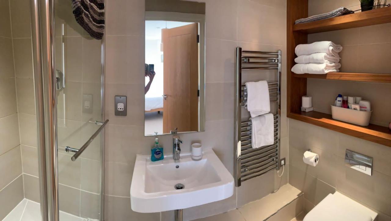 לידס 2 Bed Apartment In Granary Wharf Leeds מראה חיצוני תמונה
